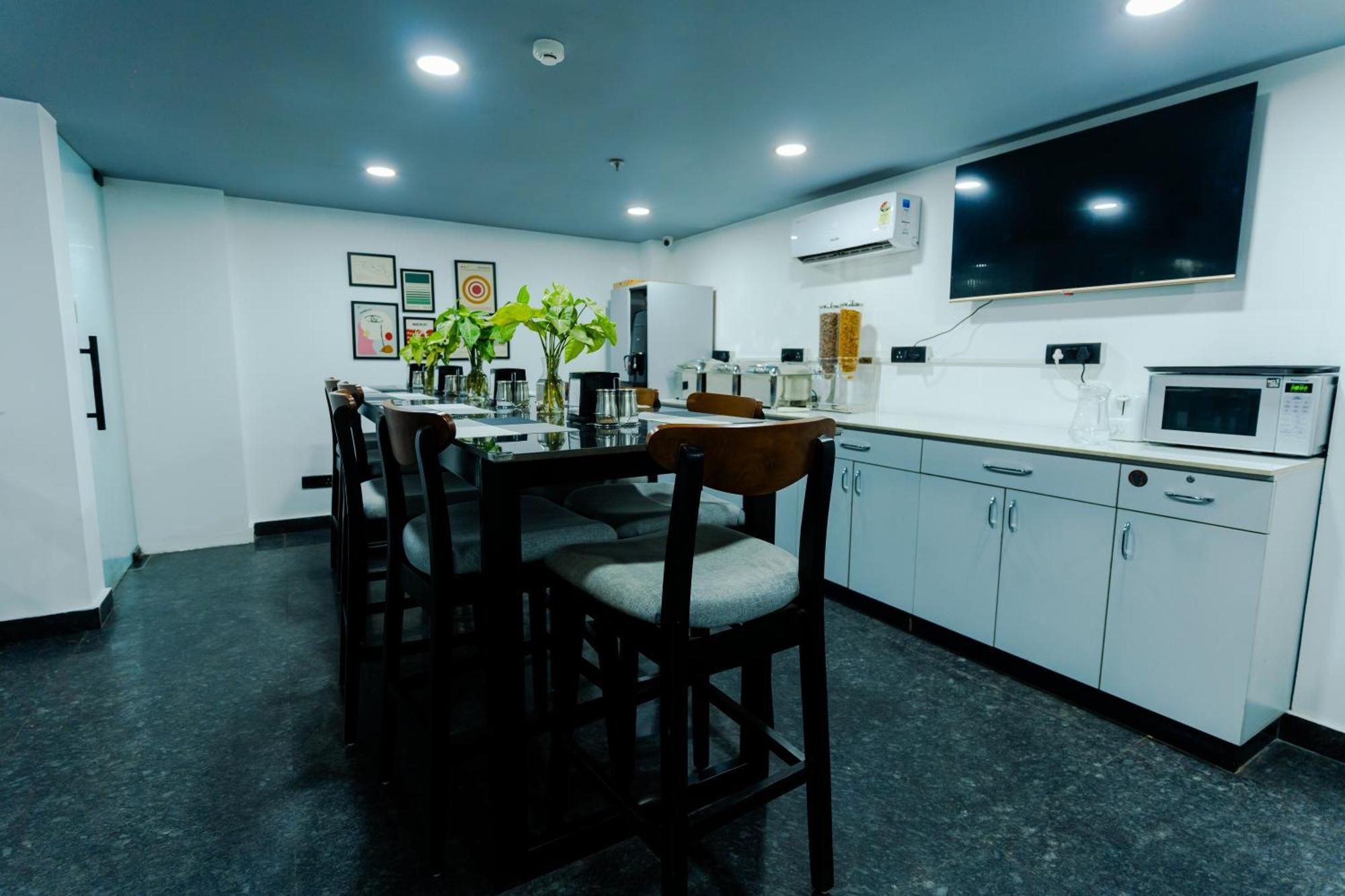 Bedchambers Luxury Apartment Near Golf Course Road Gurgaon Exterior photo