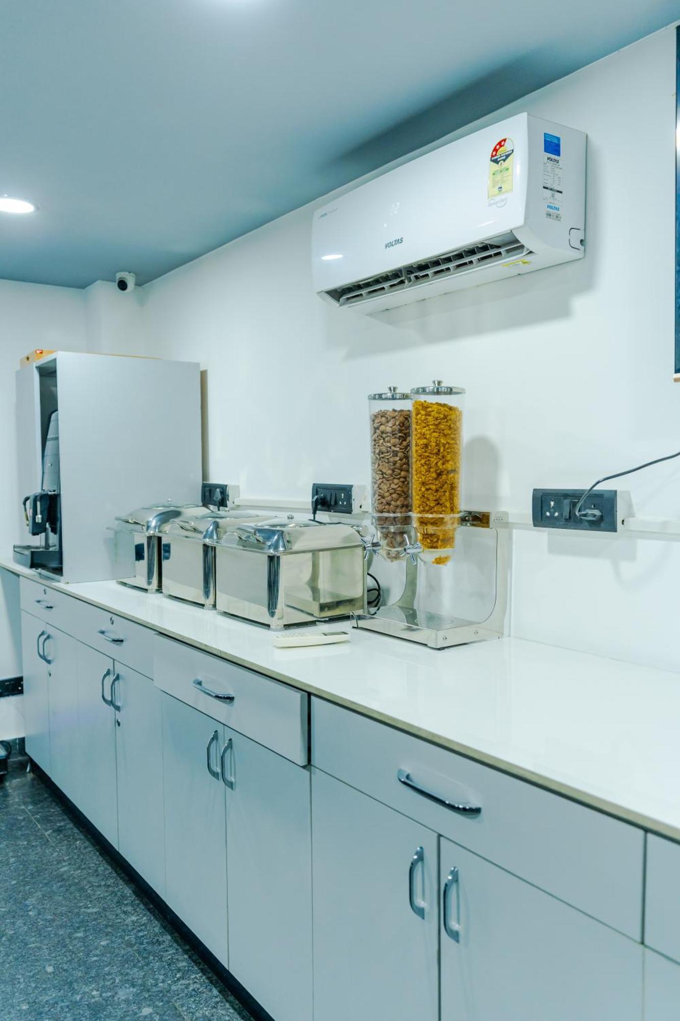 Bedchambers Luxury Apartment Near Golf Course Road Gurgaon Exterior photo